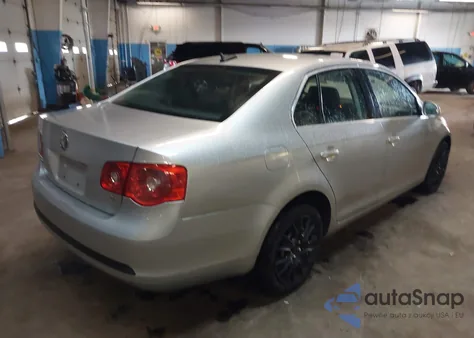 2006 Volkswagen Jetta 2.5 z USA, uszkodzony, nr VIN 3VWSG71K46M728792